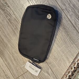 NWT Lululemon Everywhere Belt Bag 5" x 8 1/2" One size